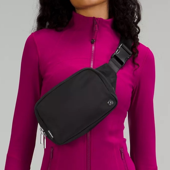 lululemon athletica Handbags - NWT Lululemon Everywhere Belt Bag Large 2L